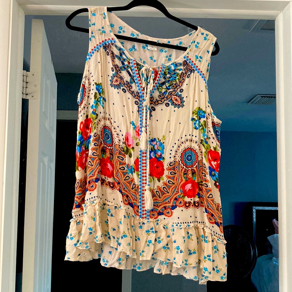 Colorful sleeveless ruffles bottom shirt, XL.